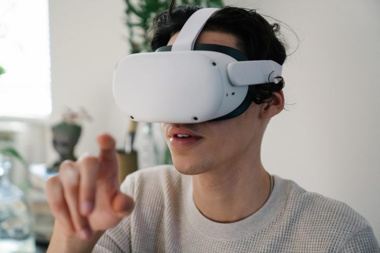 Augmented Reality Try-Ons: Virtual Fitting Rooms Revolutionizing Online Shopping